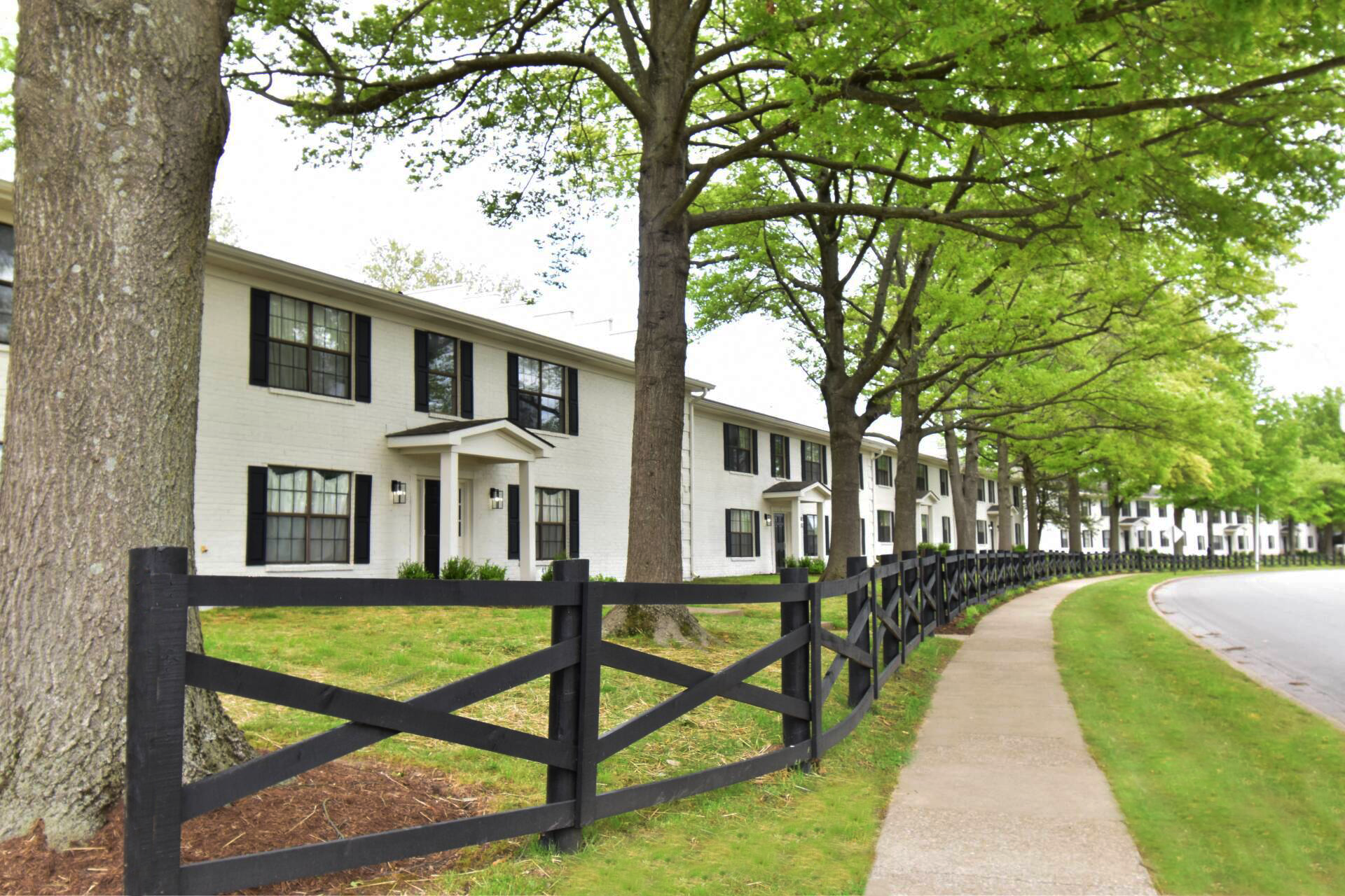 The Colony at the Oaks Exterior